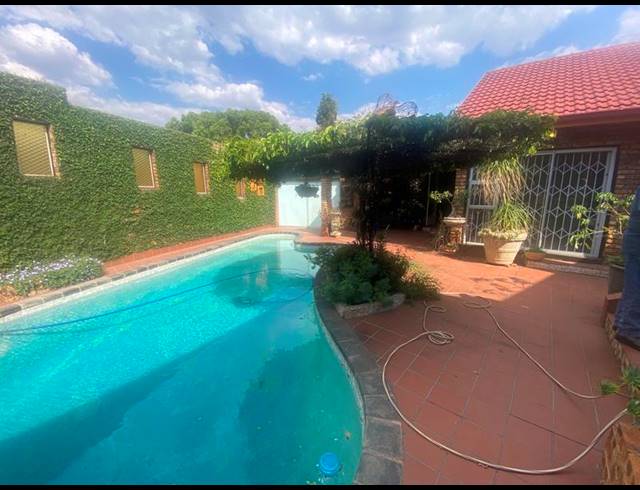 4 BEDROOM HOUSE FOR SALE IN GHOLFSIG